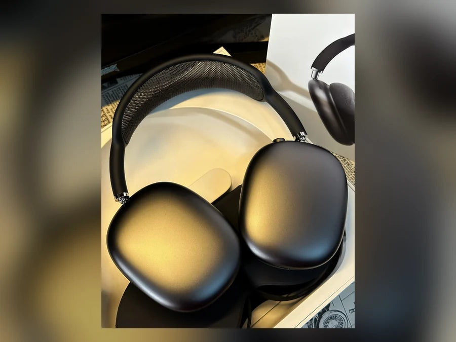 Black DOGDAD TECH Pro Max wireless headphones product close-up